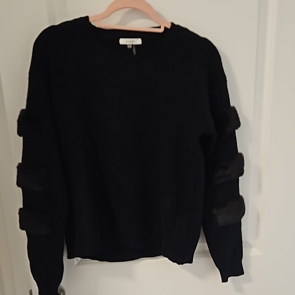 Faux fur sleeves black sweater M
